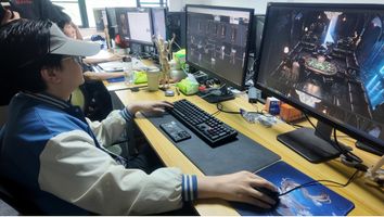 AI分钟级生成爆款产品图_AI重构影视工作流_1182.项目宣传物料AI设计引擎