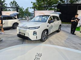 _起亚智跑2017新款上市_2018三星手机c系列新款